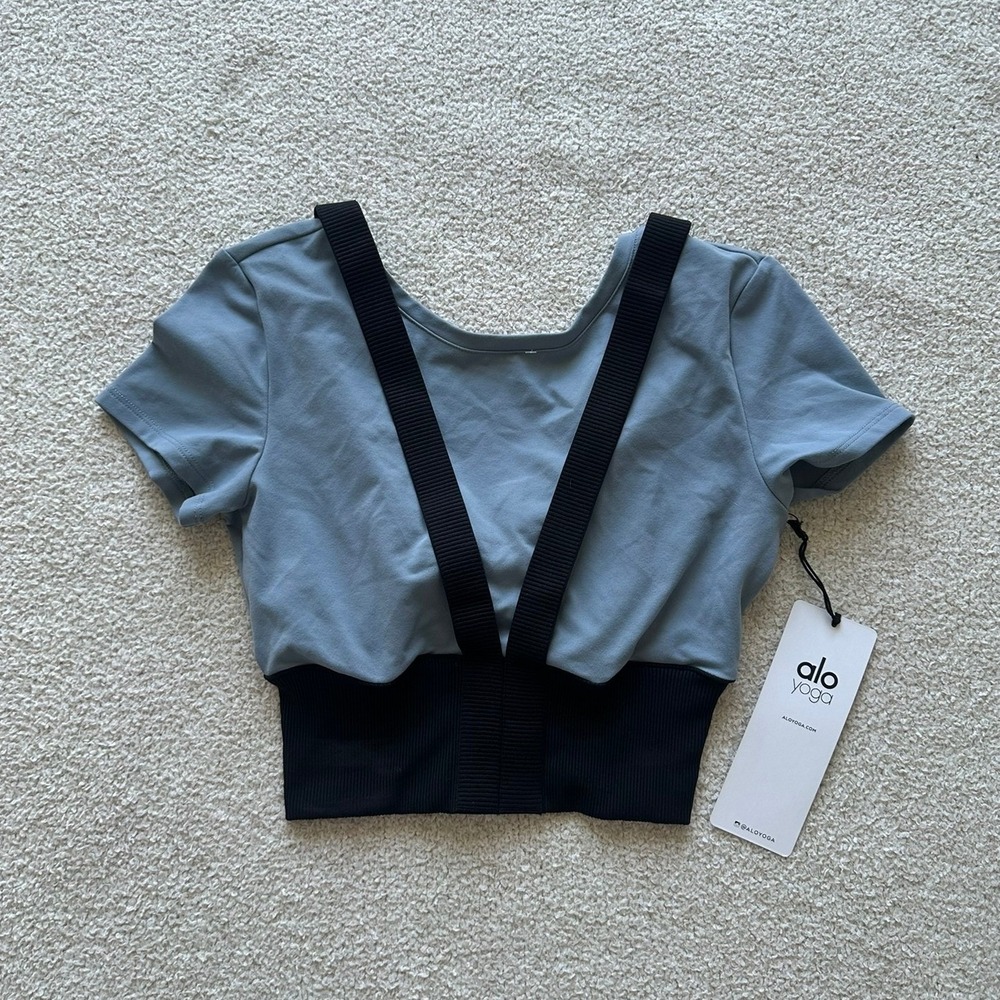 NWT Alo Women's Revolve Crop Tee size XS in Blue Haze